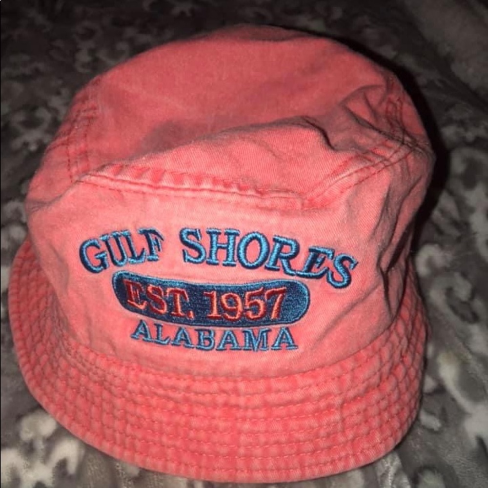 bucket hat